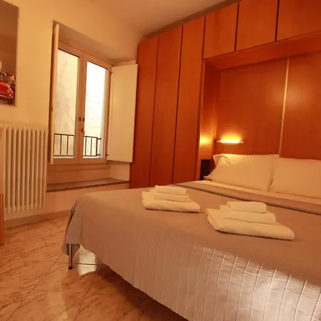 Apartment Centre Ancient Heart Como