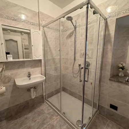 Centre Ancient Heart * Côme